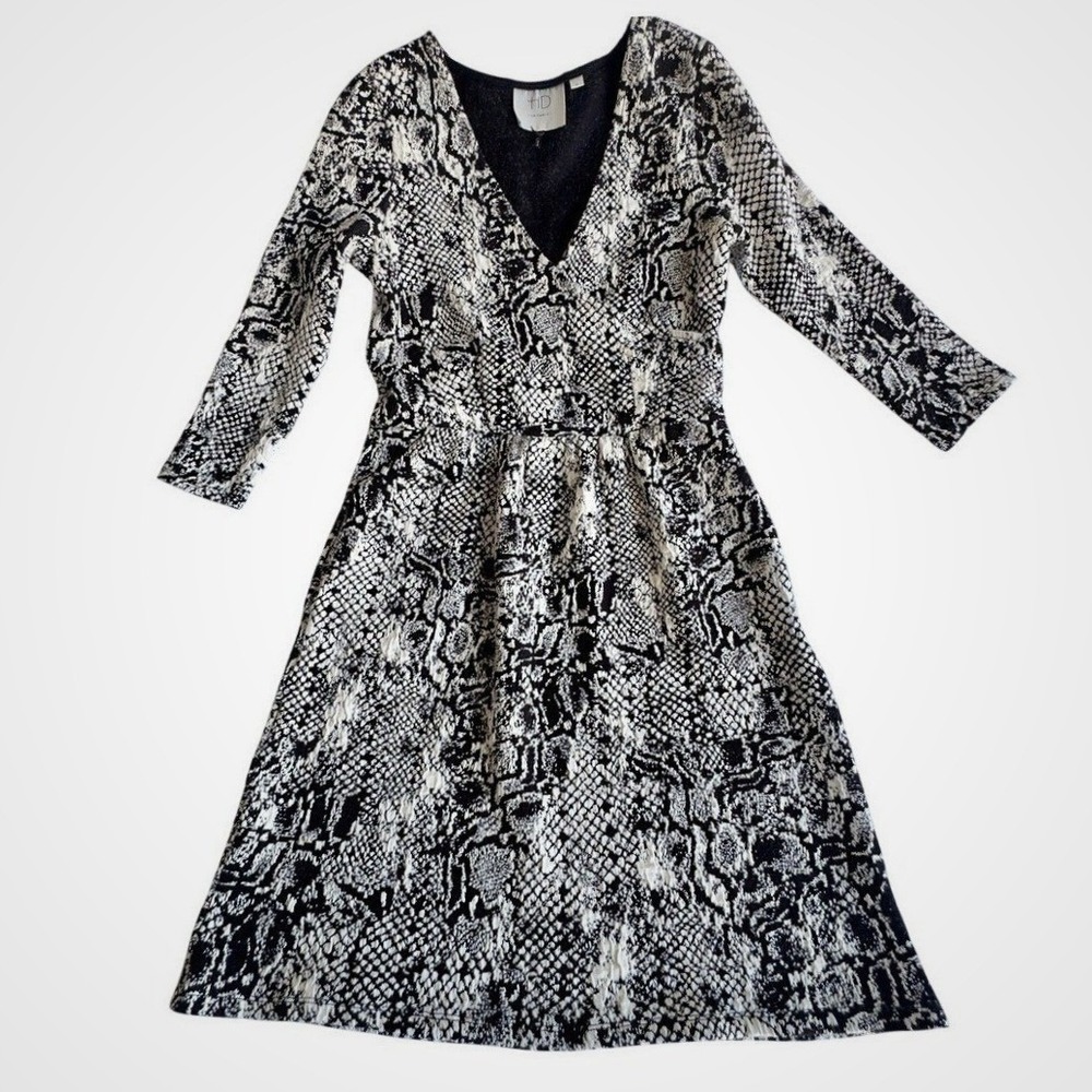Anthropologie HD in Paris Dress Black White Snake Print V-Neck Textured Knit XS